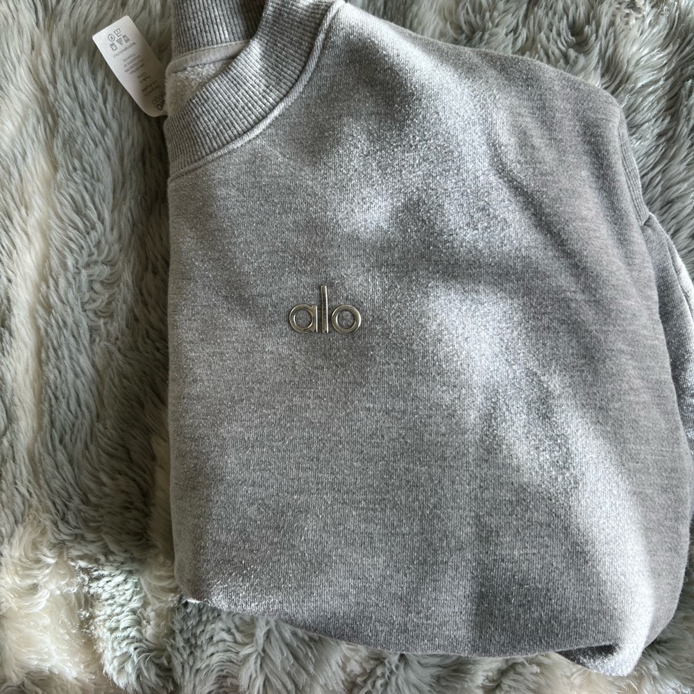 ALO yoga grey slightly oversized crew neck sweatshirt